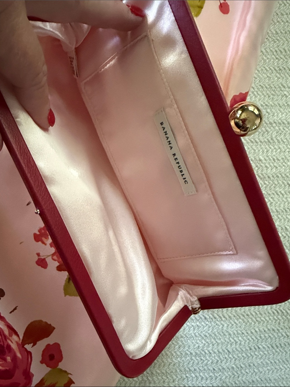 Banana Republic Size 10 Silk Pencil Skirt in pink Rose Print W/matching Clutch - Picture 4 of 5